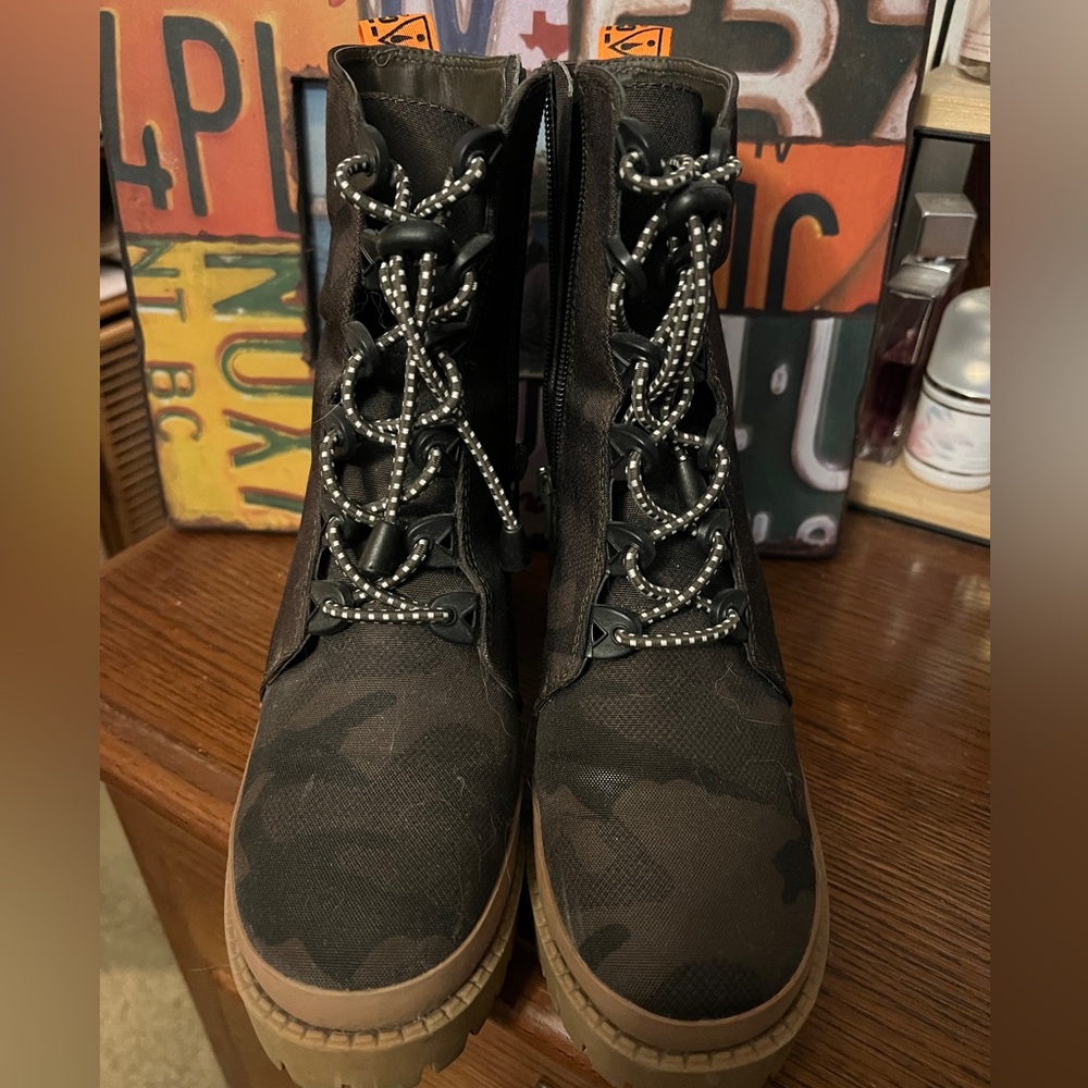Steve Madden camo Brawler platform boot